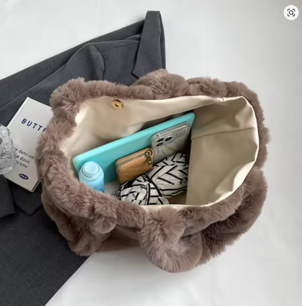 Women’s Plush Tote Bag – Soft Faux Fur Shoulder Bag